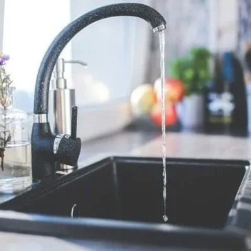 Es-posible-ahorrar-en-la-factura-del-agua-de-mi-vivienda-min