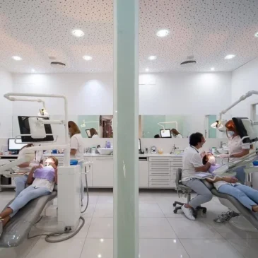 LAS MUDANZAS DE LAS CLINICAS DENTALES-min